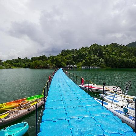 Roxy Tasik Biru Resort City Bau Екстериор снимка