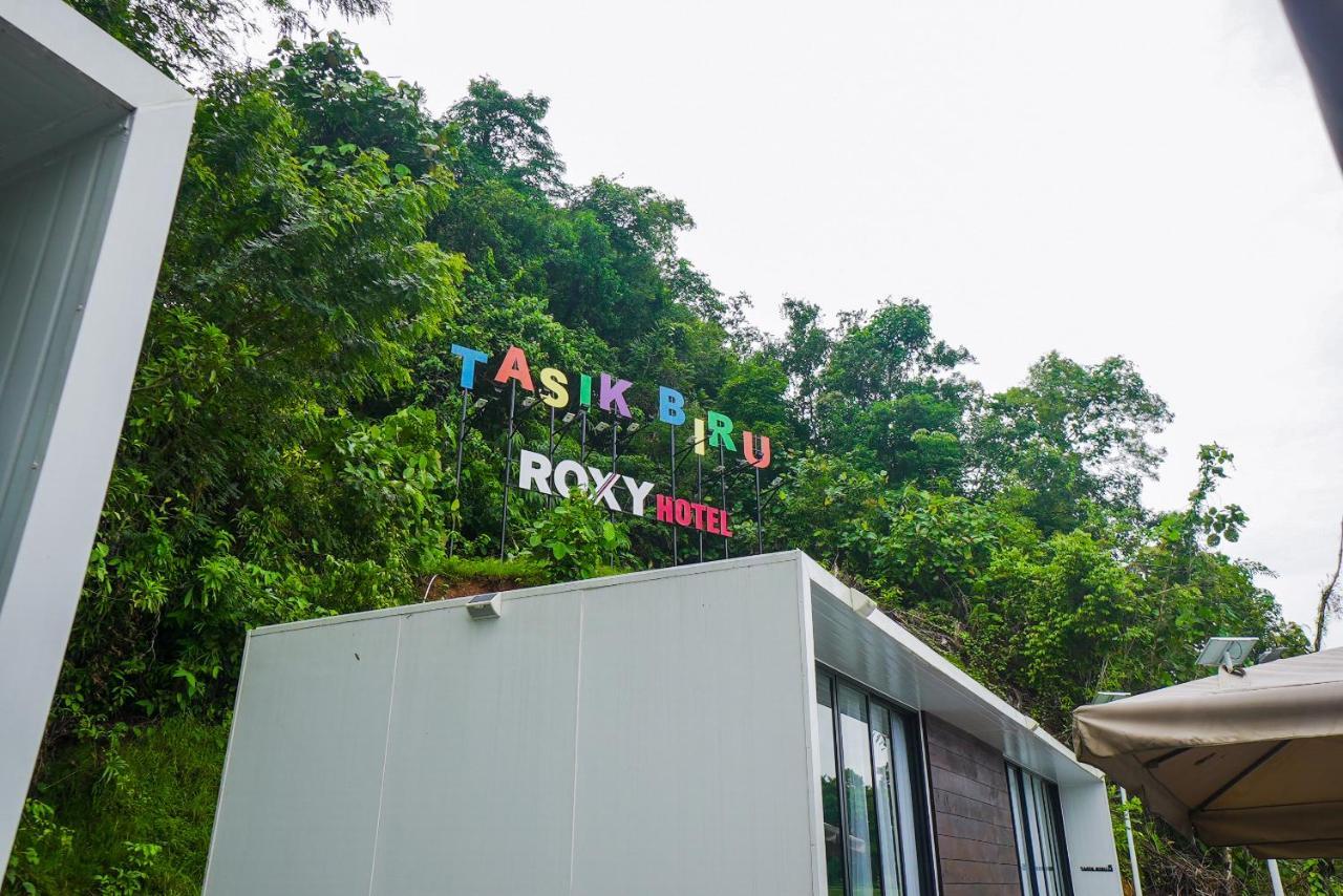 Roxy Tasik Biru Resort City Bau Екстериор снимка