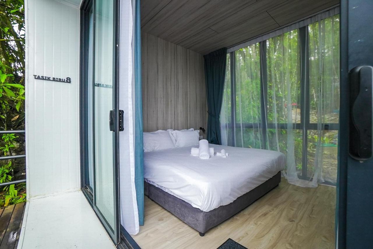 Roxy Tasik Biru Resort City Bau Екстериор снимка
