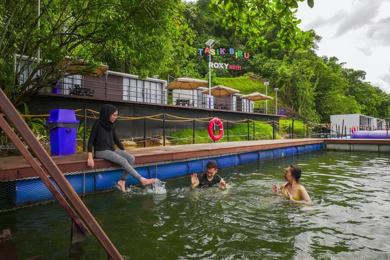 Roxy Tasik Biru Resort City Bau Екстериор снимка