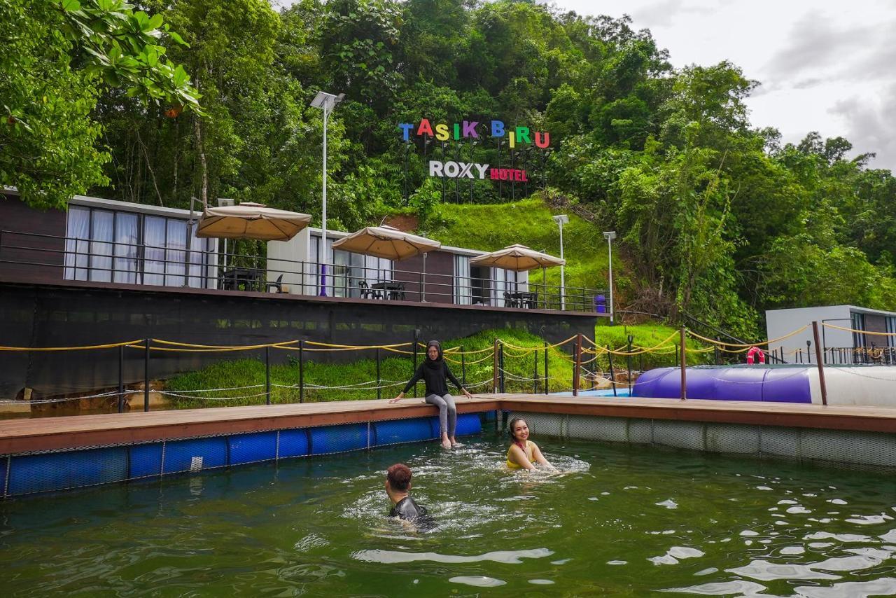 Roxy Tasik Biru Resort City Bau Екстериор снимка